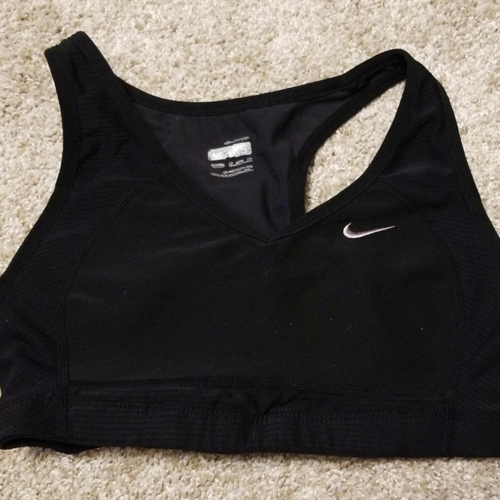 COPY - Nike XS sports bra